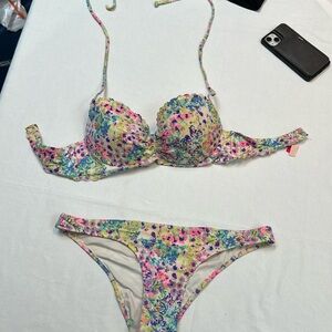 Victoria secret bikini 34C and Medium bottoms